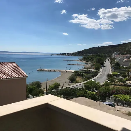 Geraeumige Mit Balkon Und Meerblick *