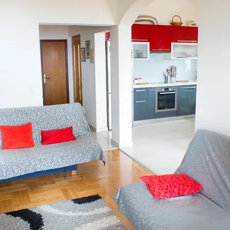 Geraeumige Mit Balkon Und Meerblick Apartamento